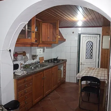 Village House - Near The Mountain بيت للعطل *